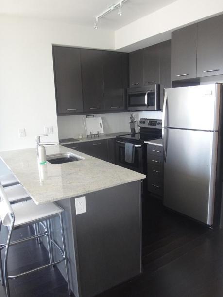 Square One Fully Furnished Suite Mississauga Ngoại thất bức ảnh