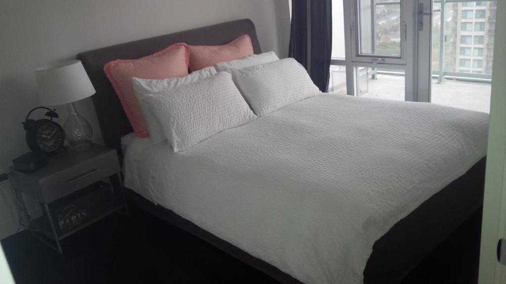 Square One Fully Furnished Suite Mississauga Phòng bức ảnh