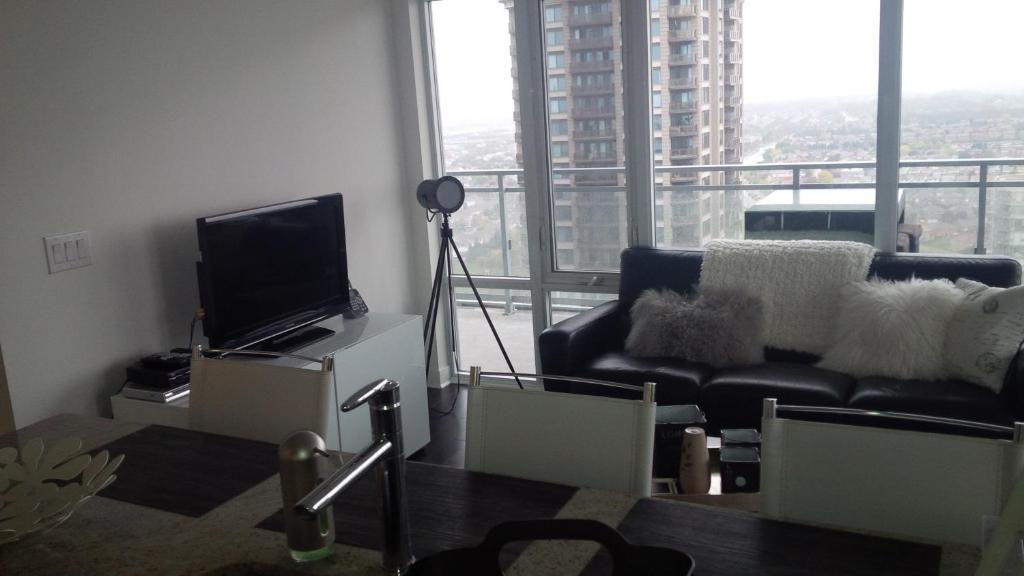Square One Fully Furnished Suite Mississauga Phòng bức ảnh